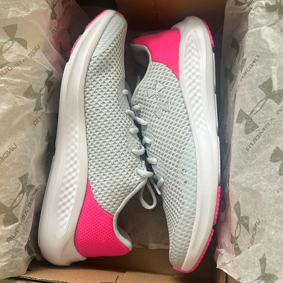 Under Armour Other - ❌❌SOLD❌❌Under Armour Youth Shoes